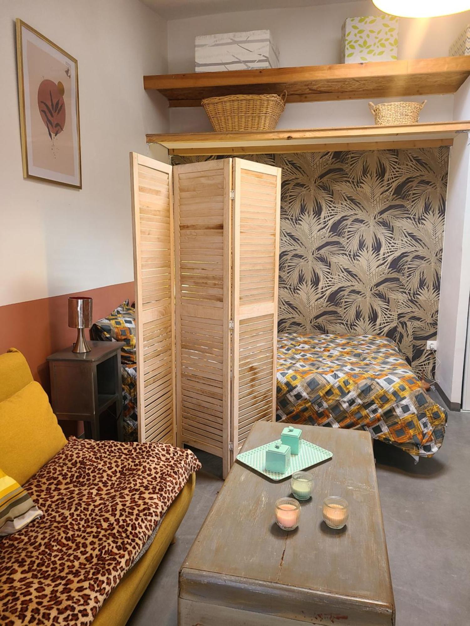 Le Jardin De Mimi Apartment เลซิยอง คอร์เบรียส์ ภายนอก รูปภาพ